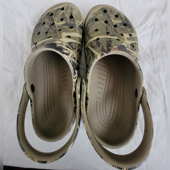 Crocs clogs, Realtree Camo, boys size J2/Y2 - Picture 2 of 4